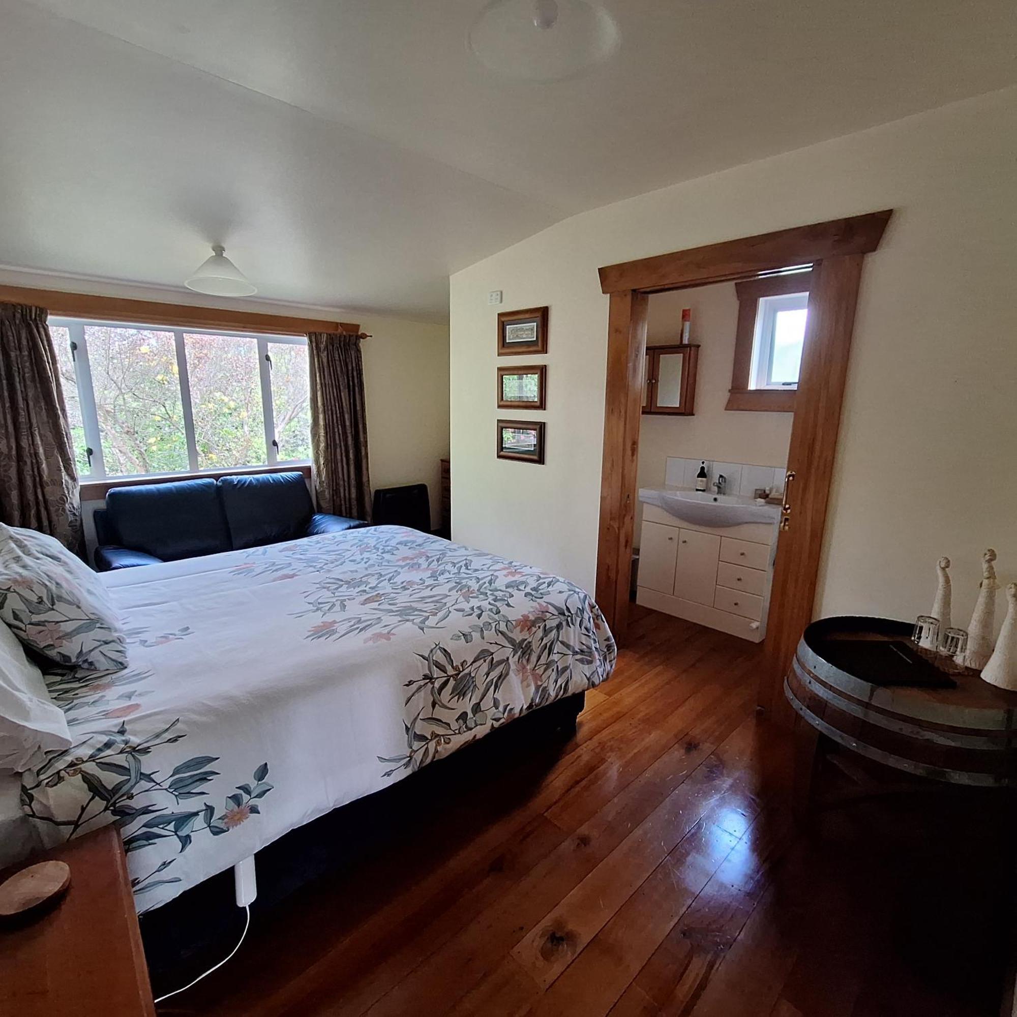 Renwick Olde Mill House B&B & Bike2Wine Cycle Hire מראה חיצוני תמונה