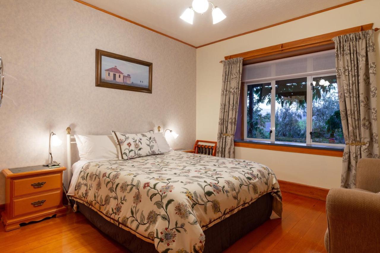 Renwick Olde Mill House B&B & Bike2Wine Cycle Hire מראה חיצוני תמונה